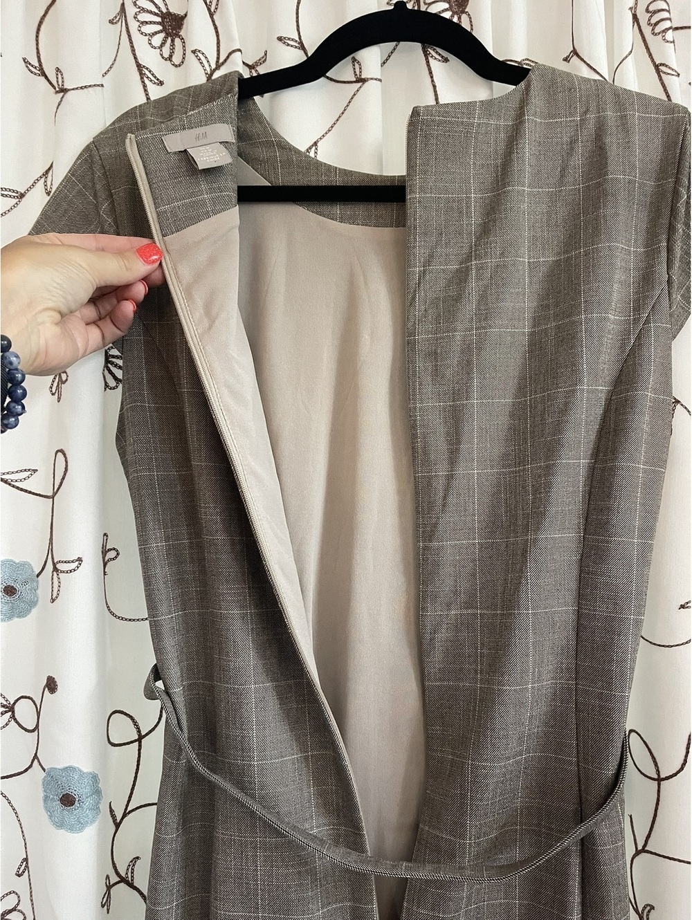 New Without Tags | H&M | Sz M | Plaid belted sheath dress - Picture 4 of 9